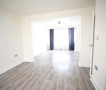 3 bedroom end of terrace house to rent - Photo 3