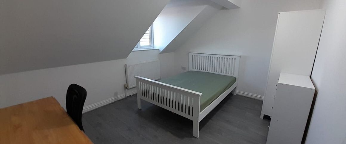 Room in a Shared House, Burlington Mews, B10 - Photo 1