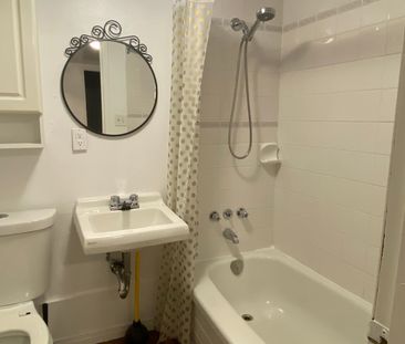 For Lease - 114 Baldwin Street Unit# Bsmt, Toronto, Ontario - Photo 1