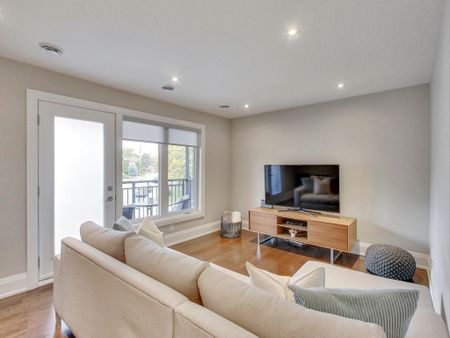 For Lease - 728 Vaughan Road Unit# Apt #3, Toronto, Ontario - Photo 4