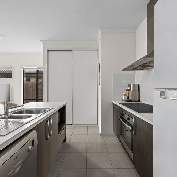 5 Affinity Way, South Ripley QLD 4306 - House For Rent | Domain - Photo 1