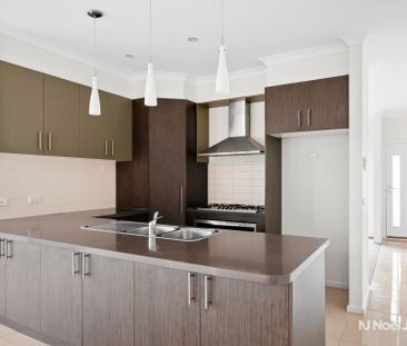 6 Dena Lane, NARRE WARREN - Photo 2