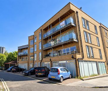 596-598 Seven Sisters Road, London SE17 - Photo 1