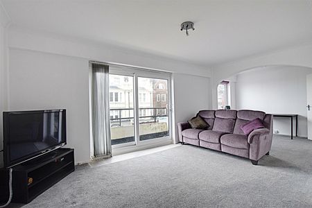 2 Bed Flat - Purpose Built - Photo 3