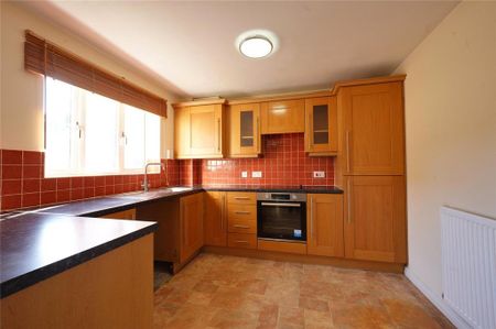 3 bedroom detached house to rent - Photo 2