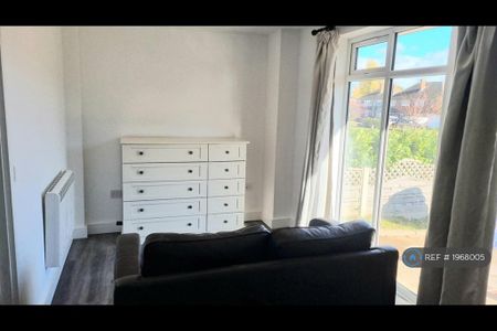 1 bedroom bungalow to rent - Photo 3