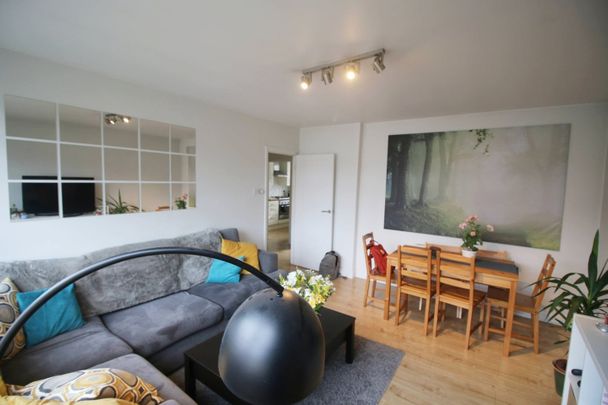 2 Bed Flat, Waynflete Street, SW18 - Photo 1