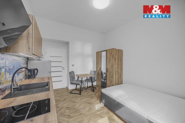 Pronájem bytu 1+kk a garsoniéry 20 m², Legerova 1830, Praha - Fotografie 1