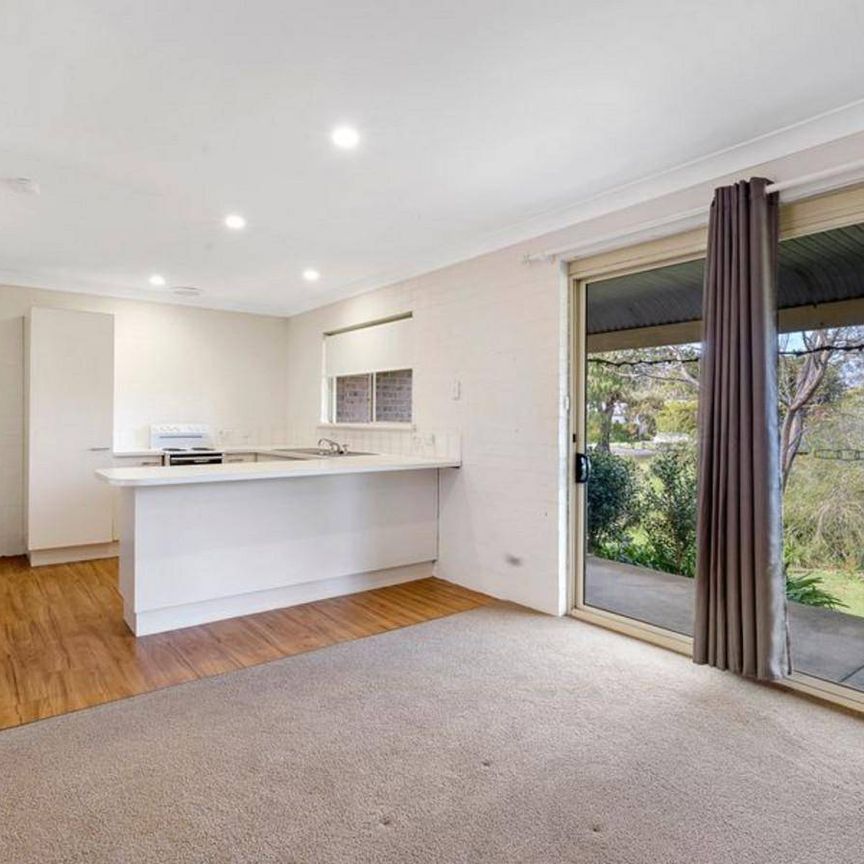 Charming Villa for Rent in Prime Berry Location - Photo 1