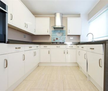 3 bedroom terraced house to rent - Photo 6