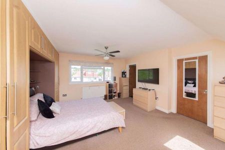 4 bedroom property to rent - Photo 5