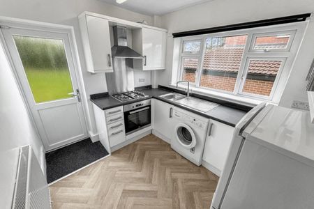 3 bedroom House To Let - Photo 2