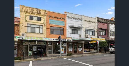 Bright & Spacious Two-Bedroom Apartment in Ultra-Convenient Location - Photo 4