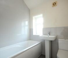 2 BEDROOM House - Semi-Detached - Photo 3