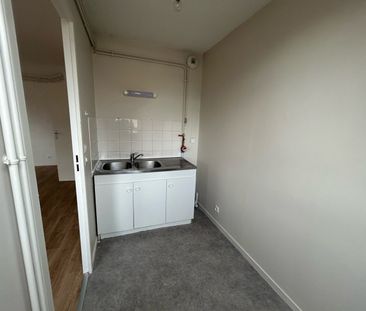 Location Appartement 4 pièces 74 m² La Châtre - Photo 4