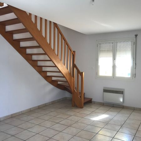 Location Appartement 3 pièces 56m² BLETTERANS 39140 - Photo 4