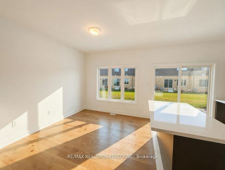 For Lease - 44 Westwood Avenue, Barrie, Ontario - Photo 2