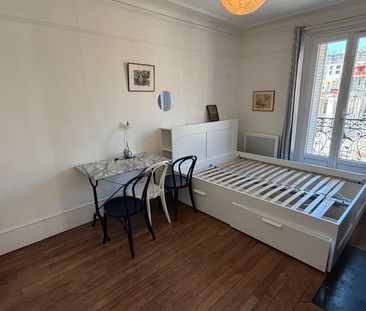 Location Appartement 2 pièces 38m² PARIS 18ème - Photo 2