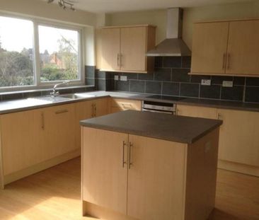 4 Bed Student Accommodation - Photo 4