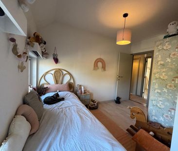 Charmante woning met 3 slaapkamers en grote tuin! - Foto 2