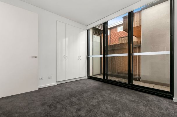 Thinking of selling? Contact our agent - Photo 1