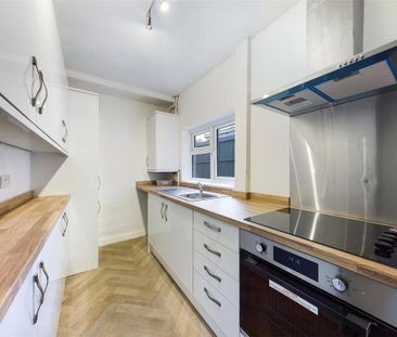 2 bedroom terraced house to rent - Photo 5
