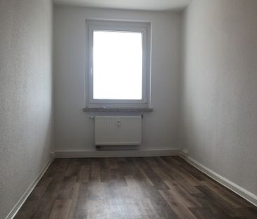 Gemütliche 3-Raum-Wohnung mit Badewanne und sonnigem Balkon - Foto 3