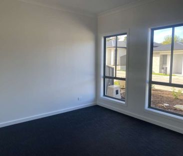 Lovely 3 Bedroom Family Home - Photo 6