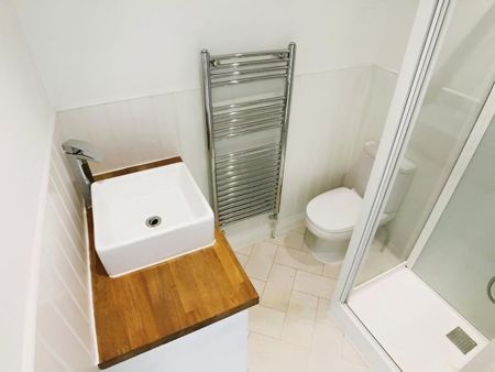 3 bedroom semi-detached house to rent - Photo 4