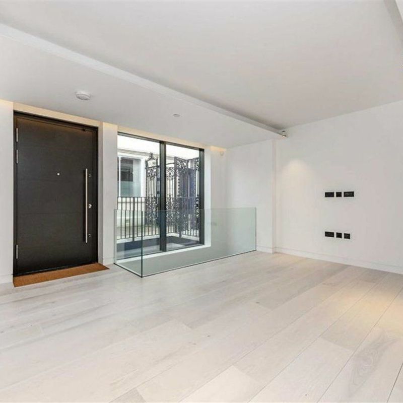 Borough High Street, London Bridge, SE1 - Photo 1