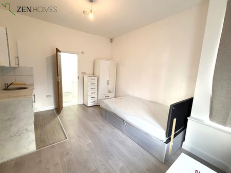 Studio to rent - Photo 5