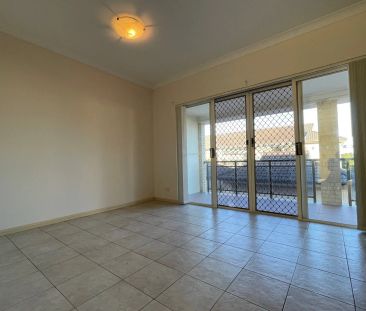 Renovated 3 Bedroom Townhouse with Scenic District Views - Photo 5