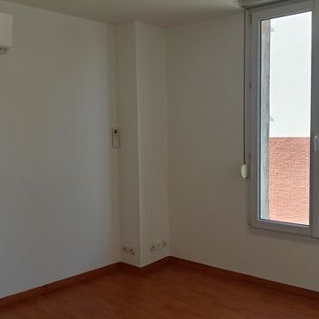Appartement 2 pièces 32m2 REIMS 450 euros - Photo 1
