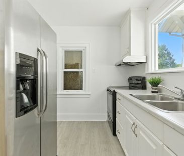 For Lease - 69 Griffith Street, Welland, Ontario - Photo 6