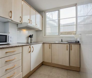 Room in a shared 2-bedroom apartment for rent in Hostafrancs, only ... - Photo 2