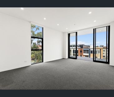 Luxury Living in a Prime Wollongong Location - Photo 3