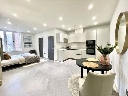 Studio to rent - Photo 1