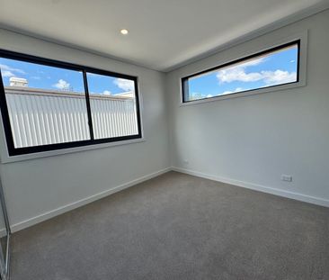 4 BEDROOM + 3 FULL BATHROOM, TERRACE HOME AT ED.SQUARE - Photo 3