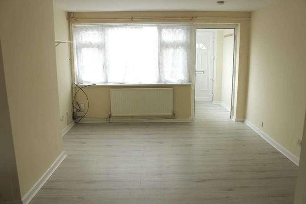 Nagle Grove, Rushey Mead, LE4 - Photo 1