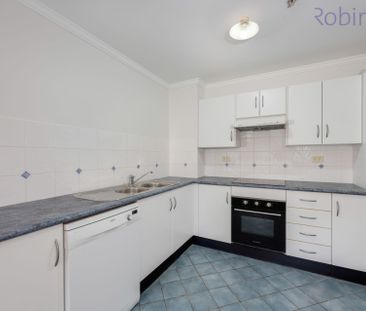 Contemporary one bedroom apartment located on 2nd floor of 'Essingt... - Photo 3