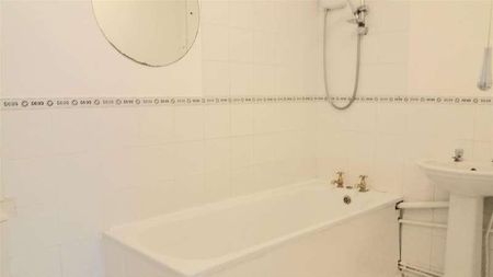 Long Green, Chigwell, London, IG7 - Photo 5