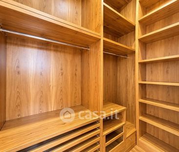 Trilocale in Affitto in Viale Vittorio Veneto 24 a Milano - Photo 1