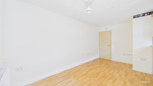 2 bedroom ground floor flat to rent - Photo 1