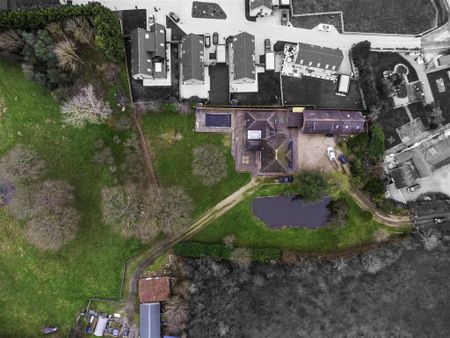 4 bedroom detached house to rent - Photo 3