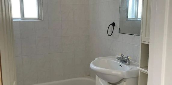 3 1/2 Chambre Et Salon Separé - Photo 2