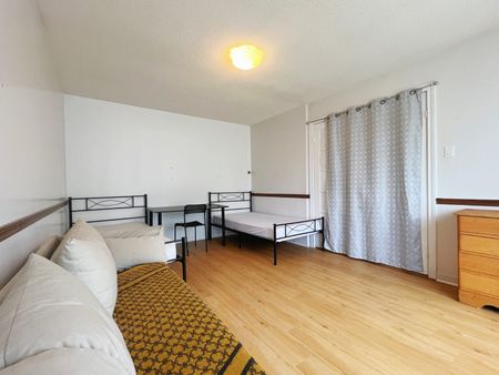 For Lease - 12 Blue Eagle Trail Unit# Room1, Toronto, Ontario - Photo 3