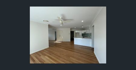 CONTEMPORARY APARTMENT - Photo 4