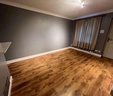 Forest Park, Berkshire, RG12 - Photo 2