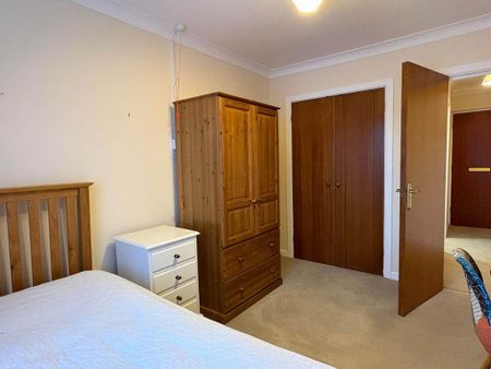 1 bedroom retirement property to rent - Photo 3