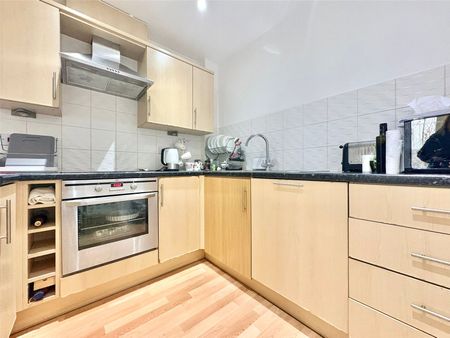 Langhorn Drive, Twickenham, TW2 7SY - Photo 5